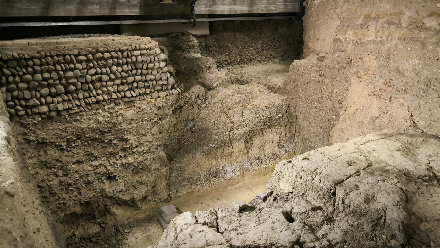 Gli scavi archeologici sotto la Salaborsa