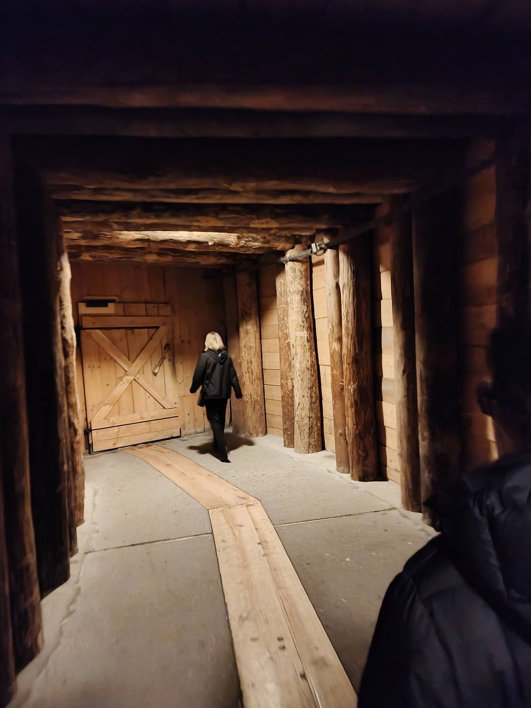 Il tunnel di legno della miniera