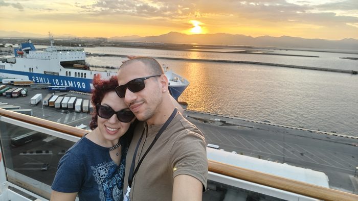Ivan e Luisa sulla MSC Splendida al tramonto