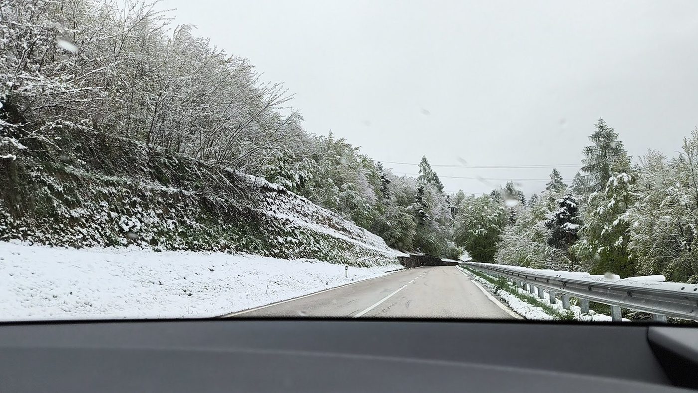 Neve sulla strada